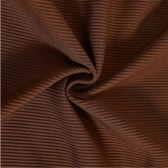 BADDIE Embroidered Ribbed Knit Crop Top - Picture 3 of 5